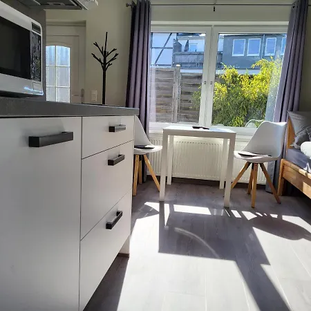 Apartment - Mit Garten Und Terrasse - 2023 Neu Renoviert *