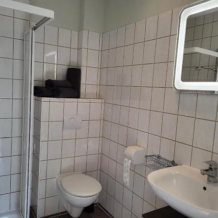 Apartment - Mit Garten Und Terrasse - 2023 Neu Renoviert *